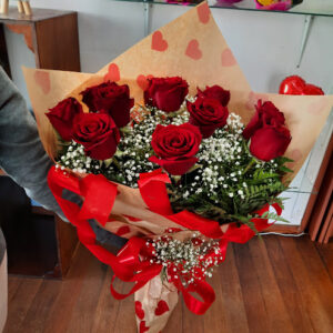 Buquê de 12 Rosas Vermelhas